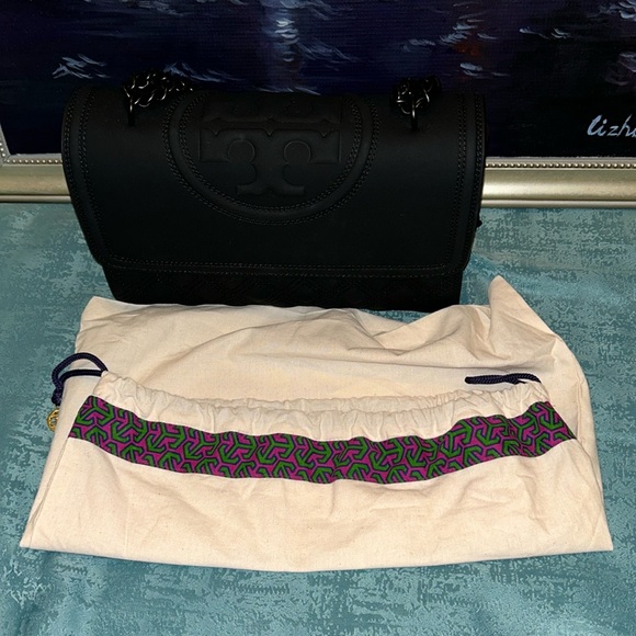 Tory Burch Fleming Two Way Crossbody/ Shoulder Bag - Picture 4 of 17